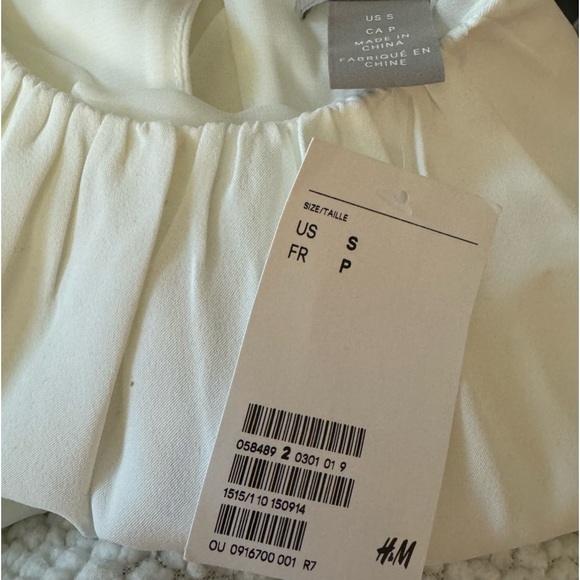 🌸H&M white elbow eight sleeve blouse - Picture 4 of 4